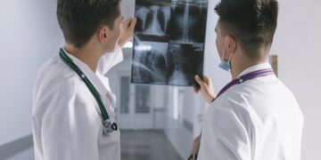 الاشعة بالصبغة