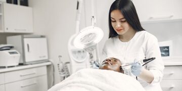 التقشير الكيميائي