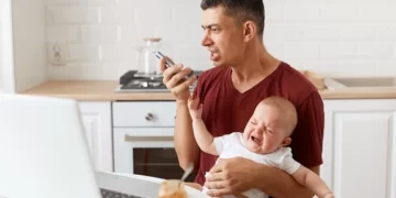 اكتئاب ما بعد الولادة عند الرجال.