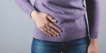 الفرق بين ألم الزائدة والقولون