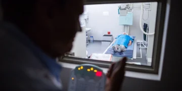 هل الأشعة بالصبغة مؤلمة؟