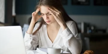 التخلص من الصداع في مقدمة الرأس