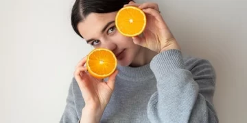 فوائد فيتامين سي للبشرة